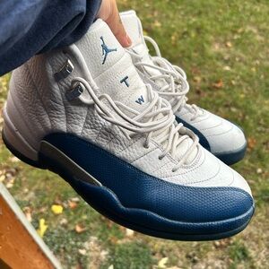 Used Jordan 12s Men Blue & White